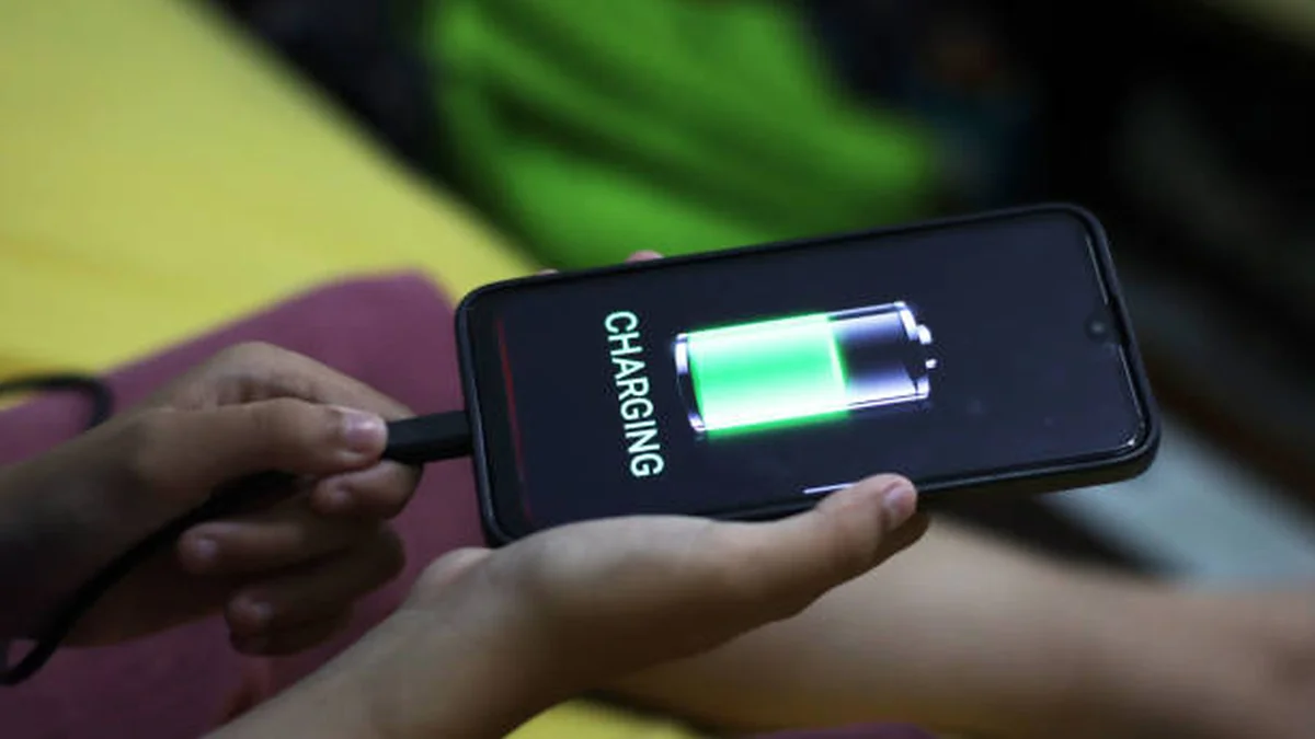 Phone Charging Slowly Fix: Causes, Checklist & Solutions